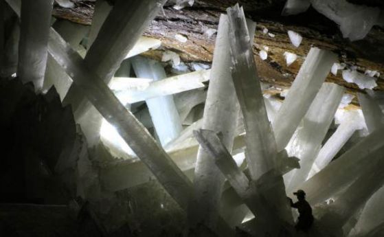 НАСА възкресява форми на живот на 50 000 години, открити в "Кристалната пещера" (видео)