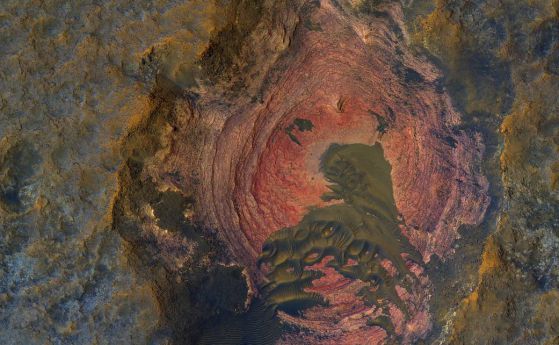 НАСА показа необичайна снимка на повърхността на Марс