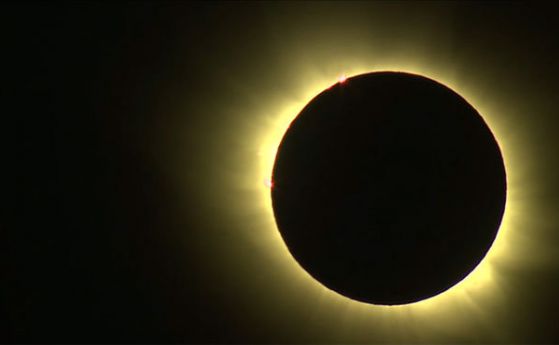 Гледайте пръстеновидното слънчево затъмнение на живо