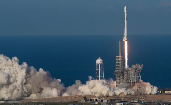 SpaceX прави история: Старт и кацане на използвана ракета (видео)