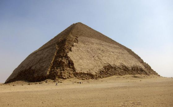 Нова пирамида откриха южно от Кайро
