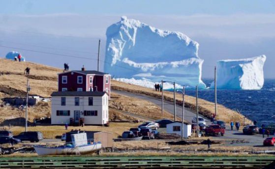 Айсберг е новата забележителност на Нюфаундленд (галерия и видео)