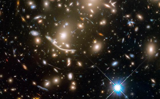 Тъмната материя е истинският пазител на галактиките (видео)