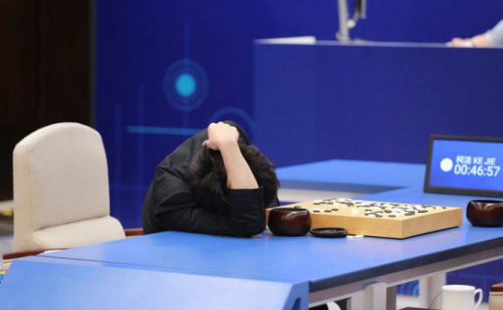 Програмата AlphaGo повече няма да се състезава с най-добрите играчи на Го (видео)