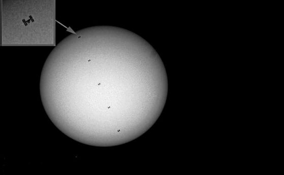 Заснеха как Международната космическа станция пресича Слънцето