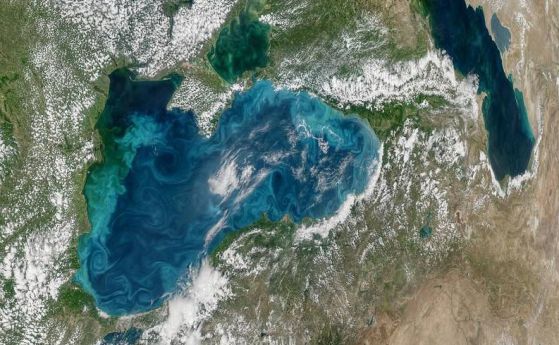 Защо Черно море изглежда тюркоазено от космоса