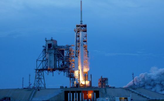 На живо: Отложеният за тази нощ старт на SpaceX
