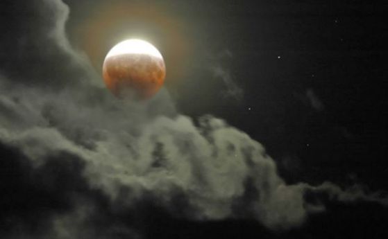 "Окървавена" от земната сянка Луна ще може да се види на 7 август