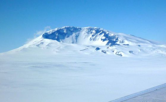 Неочаквано в Антарктика откриха над 90 нови вулкана 