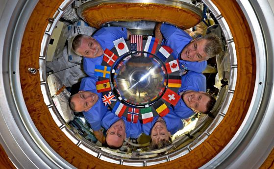 На живо: Союз ще върне трима астронавти от МКС на Земята