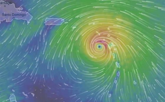 Ураганът Мария се превърна в "потенциално катастрофална" буря от 5-та категория