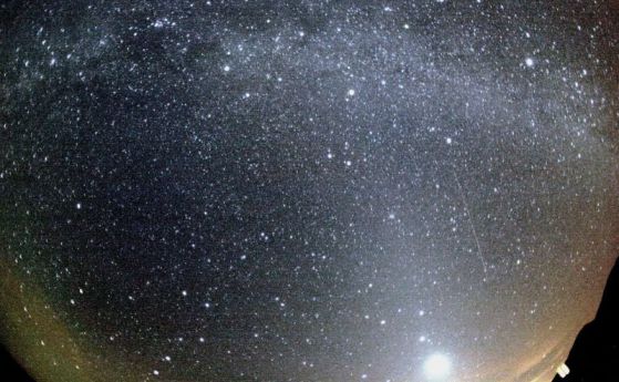 Звездното небе на октомври - с два метеорни потока (видео)