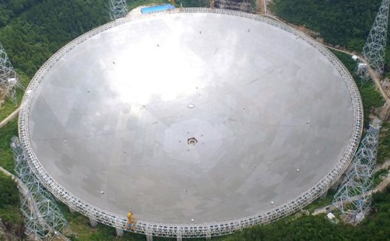 Новият най-голям в света радиотелескоп направи първото си откритие (видео)