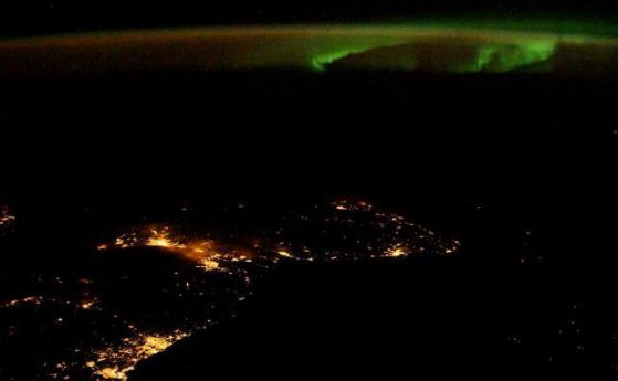 Астронавт на НАСА публикува снимка на северно сияние над Шотландия
