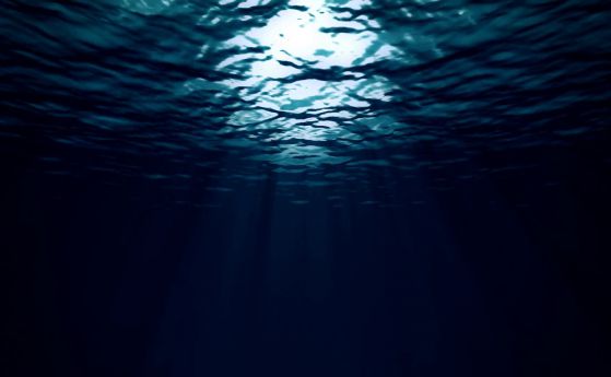 Причината за зловещото бучене на Земята се намери дълбоко в океана