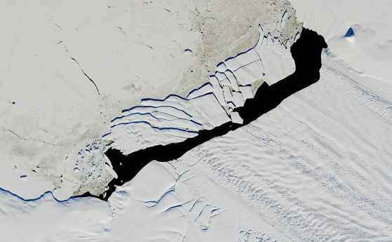 НАСА публикува снимка на гигантски айсберг в Исландия