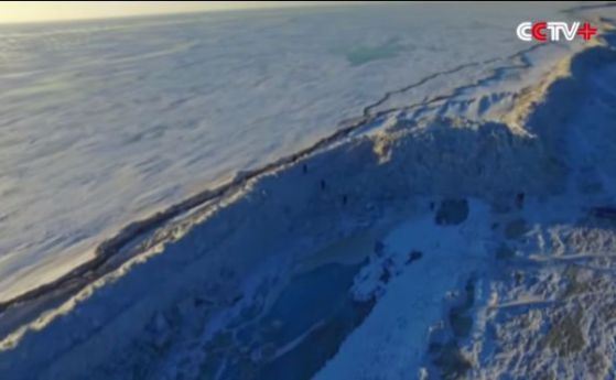 В Китай се издигна "Великата ледена стена" (видео)