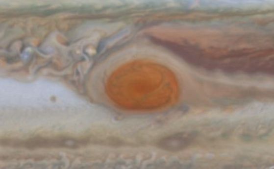 Голямото червено петно на Юпитер се свива, а височината му расте (видео)