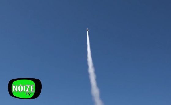 Лудият Майк полетя в небето на самоделната си ракета и оцеля (видео)