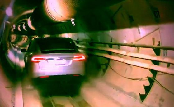 Мъск показа видео на Тесла, профучаваща в тестовия тунел под Лос Анджелис