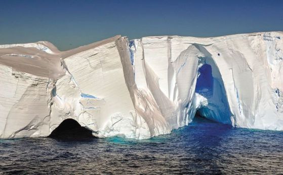 Издигащите се скали под Антарктика могат да забавят топенето на ледниците