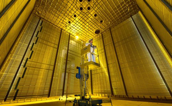 По-малкият прототип на бъдещия детектор за неутрино откри първите частици