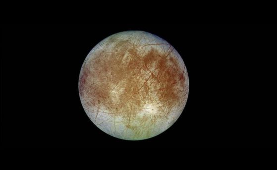 Как ще кацнем върху огромните остриета лед върху луната на Юпитер Европа?
