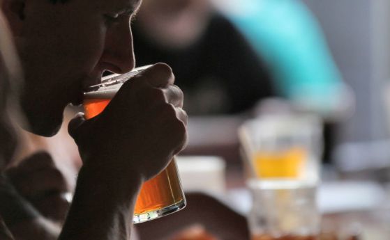 По-студеният, по-мрачен климат увеличава консумацията на алкохол 