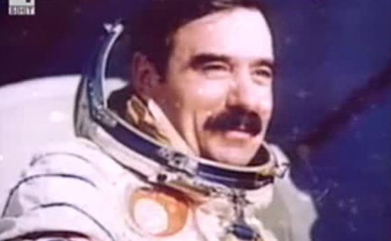 Космонавти от пет страни пристигат в България за честванията на 40-годишнината от полета на Георги Иванов