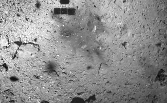 Япония създаде първия изкуствен кратер на астероид