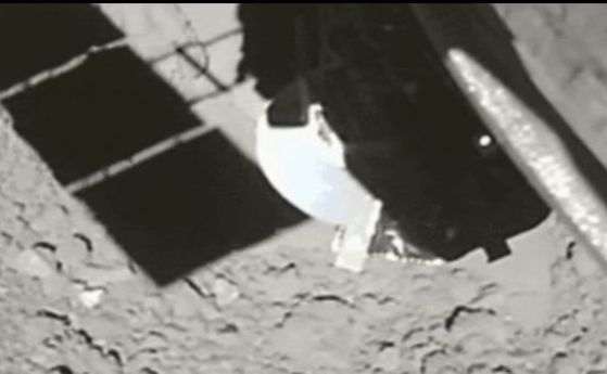 Вижте невероятните кадри на Hayabusa2, кацаща на астероида