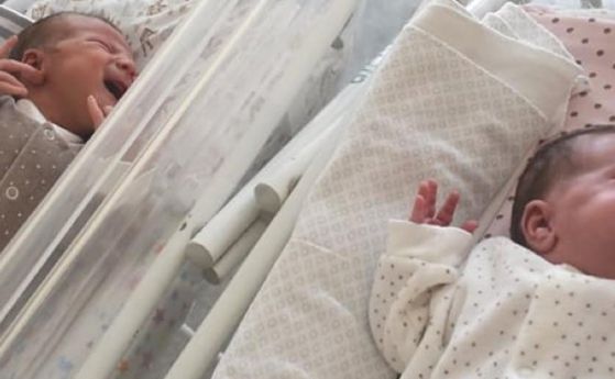 Жена с особена аномалия роди близнаци с 11 седмици разлика