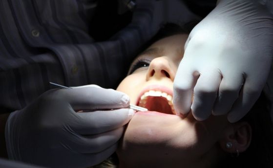 Гелът, който сам поправя зъбите, може да сложи край на пломбите