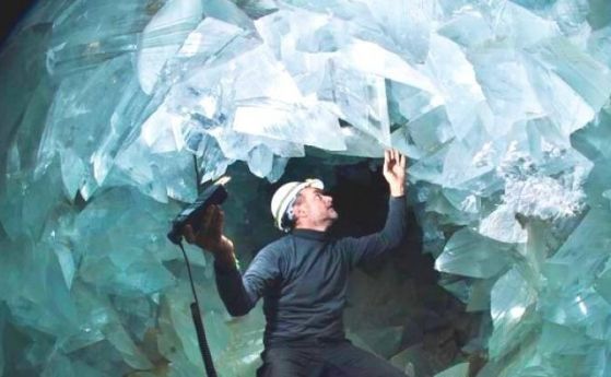 Разкриха произхода на най-сюрреалистичната кристална пещера (видео)
