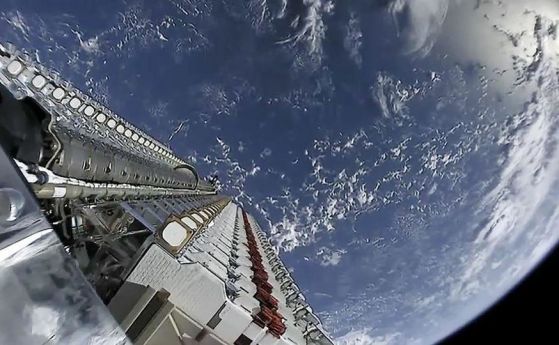 На живо: Изстрелването на ракетата Falcon 9 със спътниците Starlink
