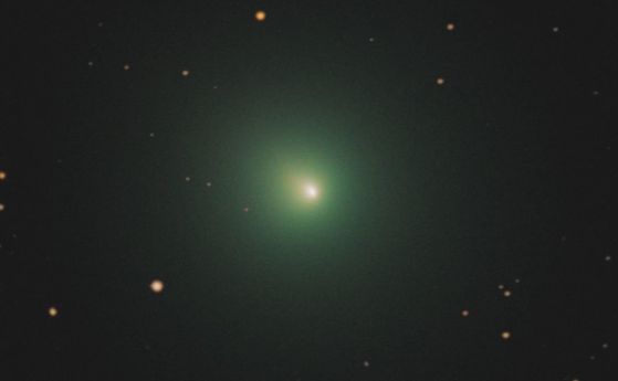 Най-близкият поглед на избухваща в космоса комета (видео)