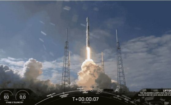 SpaceX успешно изстреля още 60 спътника Starlink, но пропусна плаващата платформа