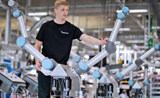 Работното място на бъдещето: Ще работим като роботи или заедно с роботите?