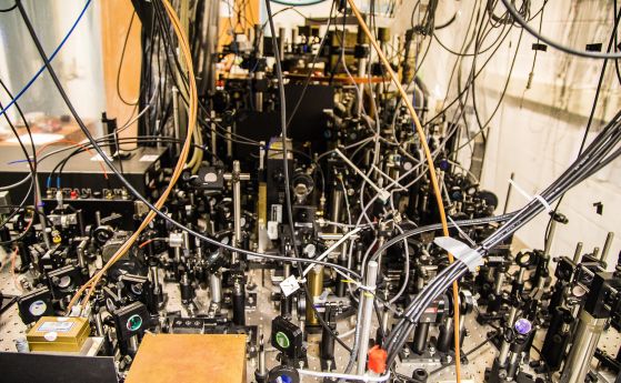 Квантови имитатори: Учени откриват нов начин, по който бозоните се държат като фермиони