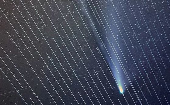 Спътниците на Илон Мъск Starlink развалиха гледката на кометата Neowise (видео)