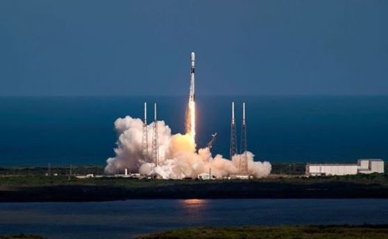 На живо: Изстрелване на ракетата Falcon 9 със сателита SAOCOM 1B