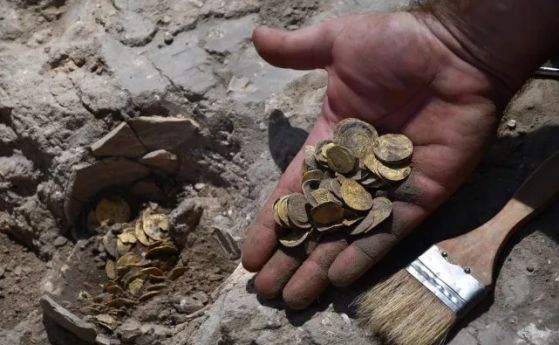 Откриха близо килограм древни 24-каратови златни монети в Израел