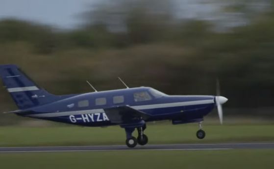 Проведоха успешен тестов полет на пътнически самолет, захранван с водород (видео)