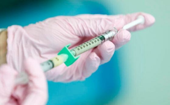 Ваксината на AstraZeneca е по-малко ефективна срещу южноафриканския щам според ново проучване