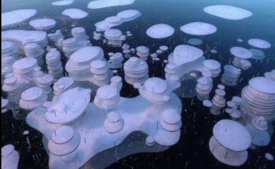 Красотата на замръзналите метанови мехурчета в езерото Байкал (видео)