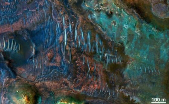 Най-добрите снимки на Mars Reconnaissance Orbiter отбелязват годишнина от старта му (интерактивен модел)