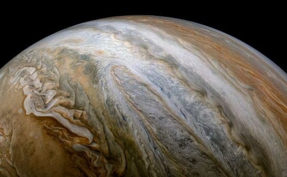 Юпитер като детектор на тъмна материя? Защо не!