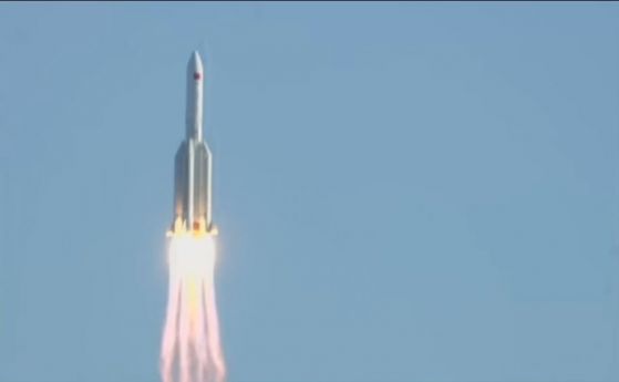 Отломки от китайска ракета падат към Земята