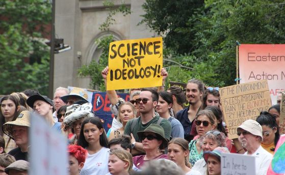 Превръща ли се науката в идеология?