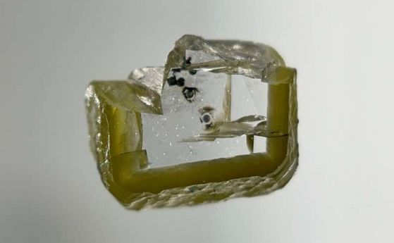 Нов минерал е открит в диамант, идващ от дълбоката мантия на Земята